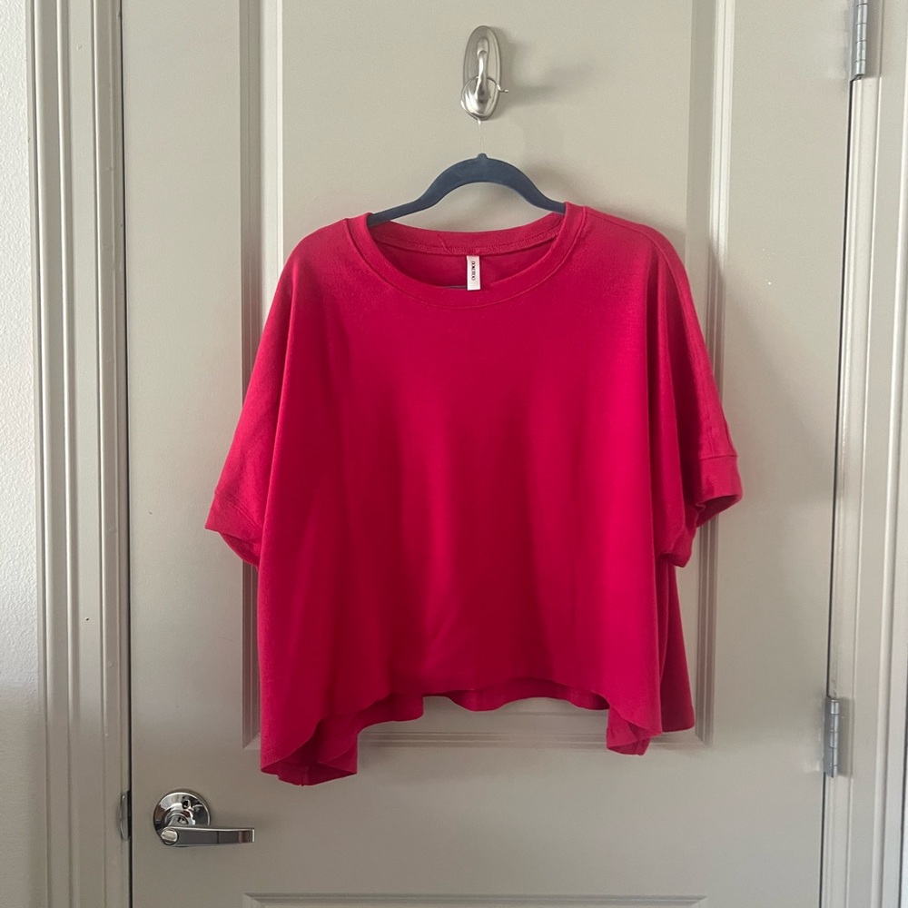 Women's magenta Top
